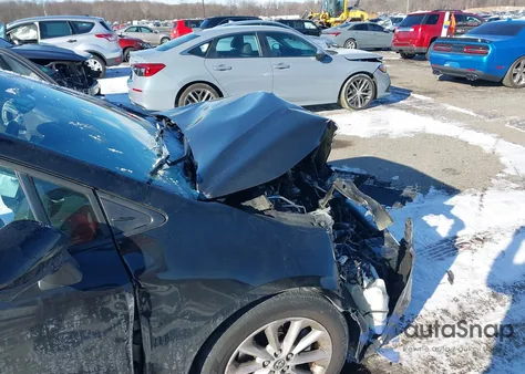 2020 Toyota Corolla Le z USA, uszkodzony, nr VIN 5YFVPRAE3LP120403